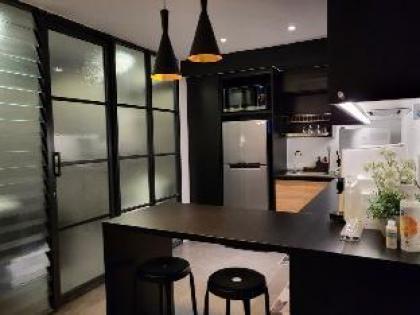 Designer Loft w Netflix & Karaoke Empire Damansara - image 11