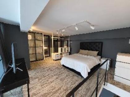 Designer Loft w Netflix & Karaoke Empire Damansara - image 13