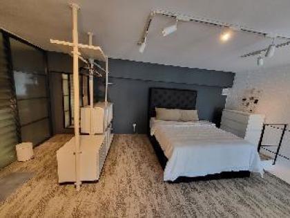 Designer Loft w Netflix & Karaoke Empire Damansara - image 14