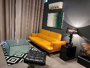 Designer Loft w Netflix & Karaoke Empire Damansara - image 2