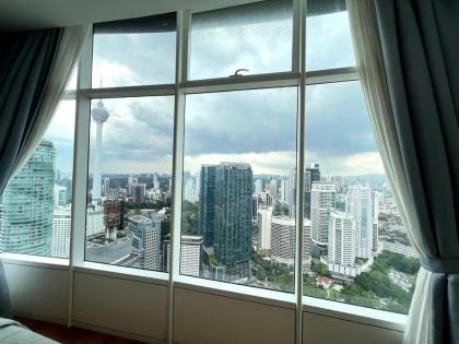 S6 Sky Suites KLCC by Genesis (KL TOWER VIEW) - image 4