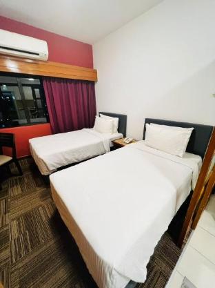 Cempaka Hotel By Majestic 13 - Deluxe Room - image 7