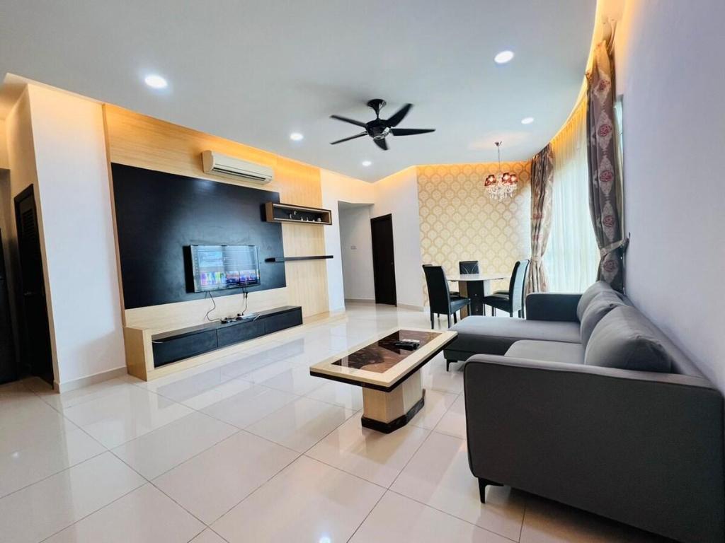 Limited Edition  3 bedroom Regalia Suite  KLCC - main image