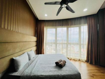 Limited Edition  3 bedroom Regalia Suite  KLCC - image 13