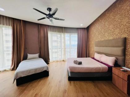 Limited Edition  3 bedroom Regalia Suite  KLCC - image 2