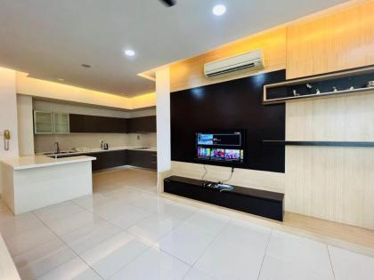 Limited Edition  3 bedroom Regalia Suite  KLCC - image 25