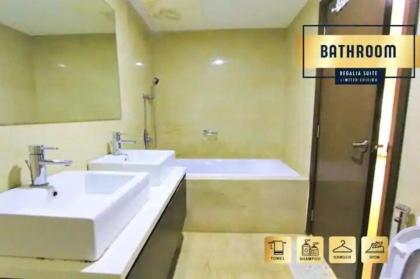 Limited Edition  3 bedroom Regalia Suite  KLCC - image 28