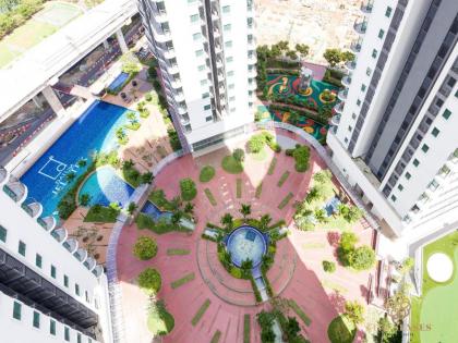 Simplicity Bedroom with Public Basketball court - image 10