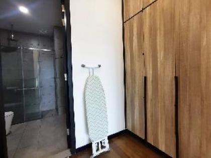 Minimalist comfort stay 3BR I near Chinatown - image 7