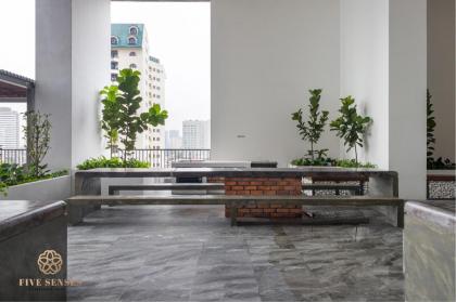 Studio walking distances 5 mins to LRT Station #AP - image 12