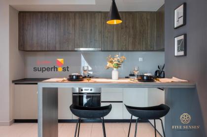 Unique Serviced Apartment with Convenience Stores - image 5