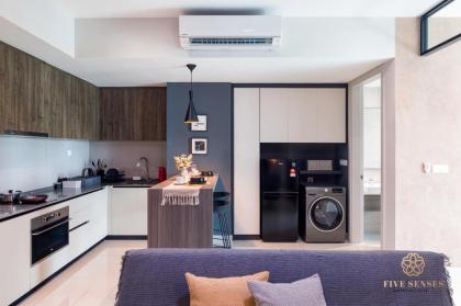Luxury & Quality Lifestyle @ Serviced Apartment - image 21