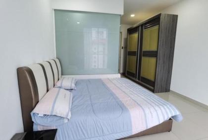 Spacious unit beside KL Gateway Mall Kuala Lumpur - image 10