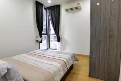 Spacious unit beside KL Gateway Mall Kuala Lumpur - image 4