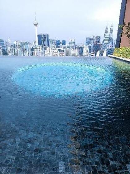 Family Luxury Suites Kuala Lumpur  Infinity pool - image 16