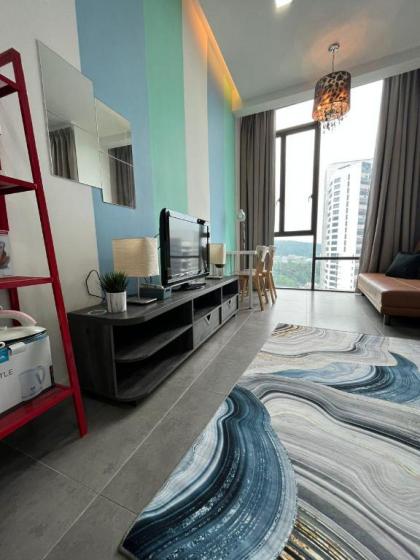 Calming Studio Empire Damansara /FreeWiFi/Netflix - image 11