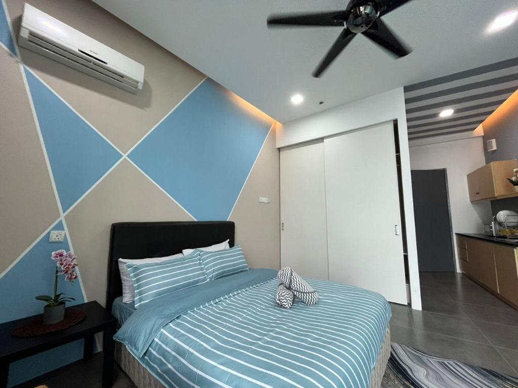 Calming Studio Empire Damansara /FreeWiFi/Netflix - image 2