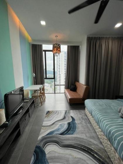 Calming Studio Empire Damansara /FreeWiFi/Netflix - image 4