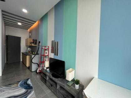 Calming Studio Empire Damansara /FreeWiFi/Netflix - image 9