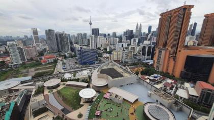 KL City view Infinity Pool @ Lucentia BBCC KL - image 4