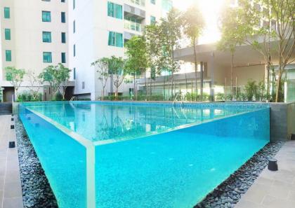 KLCC 1Br Apartment Glass Pool - image 12