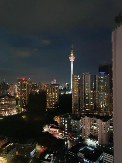 Bukit Bintang 3BR with Netflix - image 9