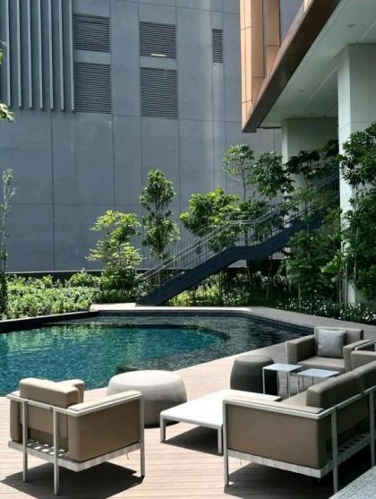 Premium High Floor Family Suite Infinity Pool #KL - image 4