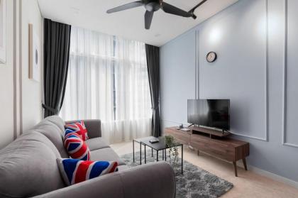 WEEKLY RENTAL OFFER! Designer 3BR 3-Min Walk KLCC - image 13