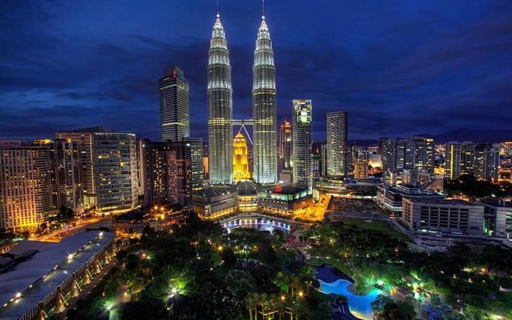 WEEKLY RENTAL OFFER! Designer 3BR 3-Min Walk KLCC - image 6