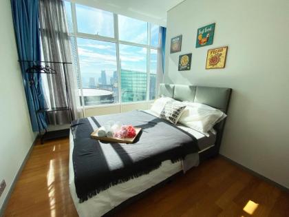 Premium KLCC Top floor 3BR Suites - image 11