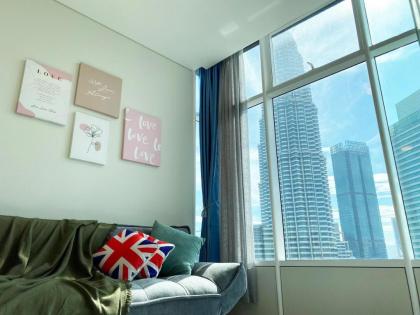 Premium KLCC Top floor 3BR Suites - image 9