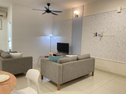 Lovely 8-PAX 3BR with pool at Sunway Velocity VR3 - image 16