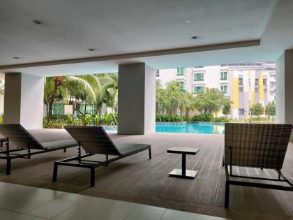 Lovely 8-PAX 3BR with pool at Sunway Velocity VR3 - image 30