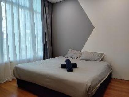 Lovely Minimalist 2BR KLCC Apartment FREE WIFI - image 9