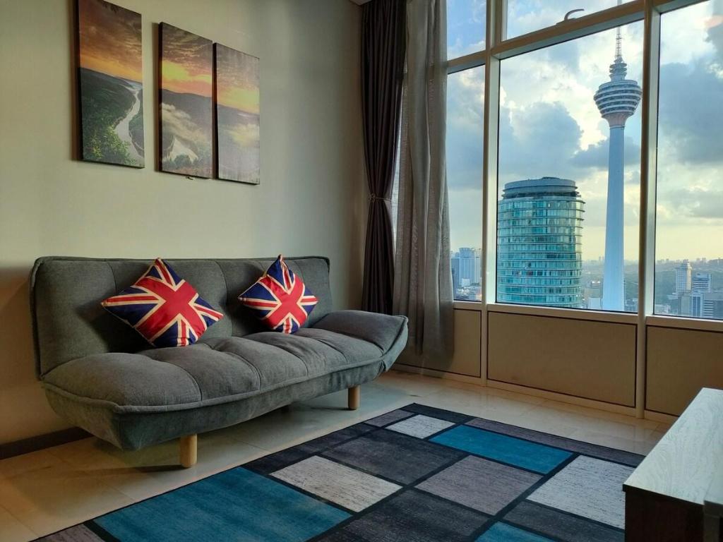 KL Tower View 2-Bedroom Level 49 City Center @KLCC - image 3