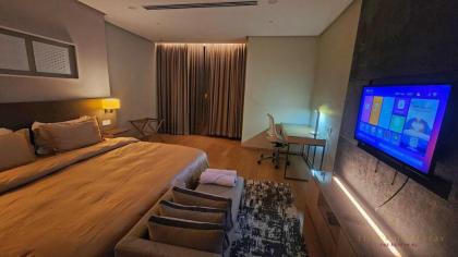 Luxurious and Peaceful! Special 2-BR Apt Suite - image 24