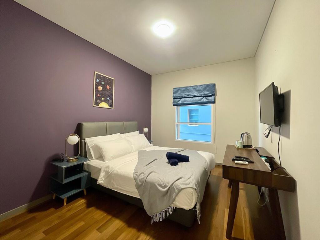 Level 18 3BR City Center At Sky Suites@KLCC - image 2