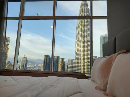 KLCC VIEW 3-Bedroom City Center @ KLCC - image 9