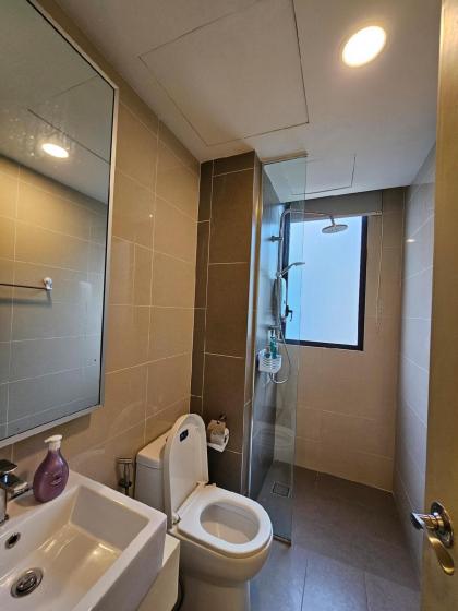 Two BR Unit in KL Gateway Mall / Midvalley Bangsar - image 11