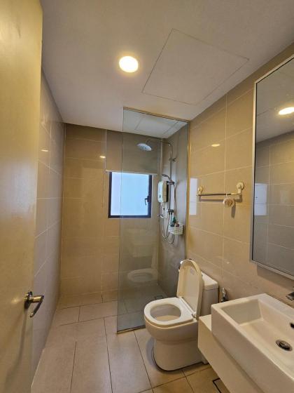 Two BR Unit in KL Gateway Mall / Midvalley Bangsar - image 13