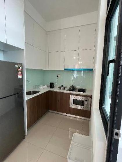 Lovely 3BR 6pax Sunway Velocity - image 4