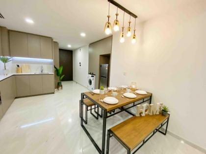 6pax KLCC view SKY Pool Eaton Suites Conlay MRT - image 26