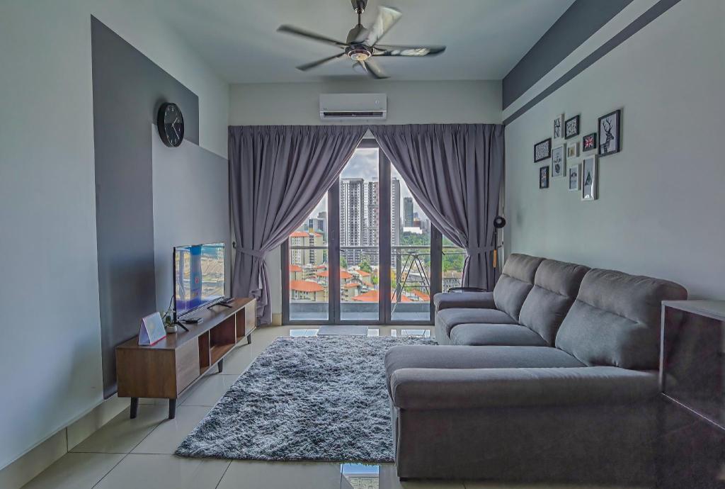 Lovely 2 bedroom w Pool for 6 pax - Chan Sow Lin - image 2