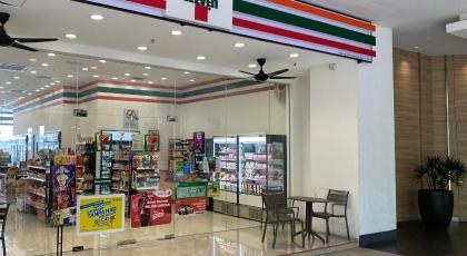 Kepong DesaPark MontKiara Publika Family Suit 7Pax - image 22