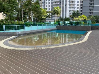 Kepong DesaPark MontKiara Publika Family Suit 7Pax - image 25