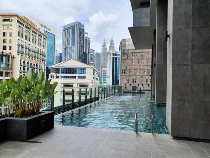 Modern Studio Roof Top Garden KLCC & KL Tower View - image 17