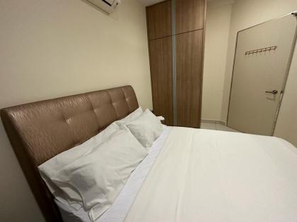 Central Residence with 2 bedroom by HowHaus - image 22