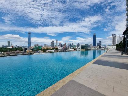 KL One Residence -Infinity Pool & KL Skyline