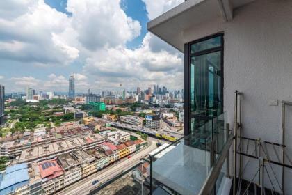 KL One Residence -Infinity Pool & KL Skyline - image 8