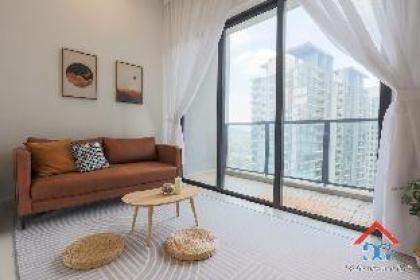 Astoria Ampang - 4BR Condo with Working Desk - image 17